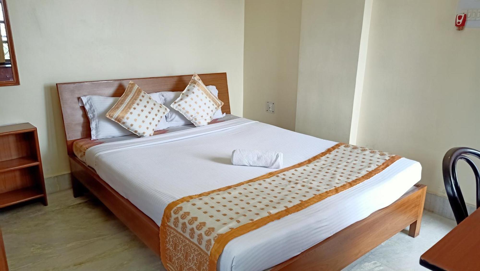 River Breeze Home A Comfort Stay Guwahati Bagian luar foto