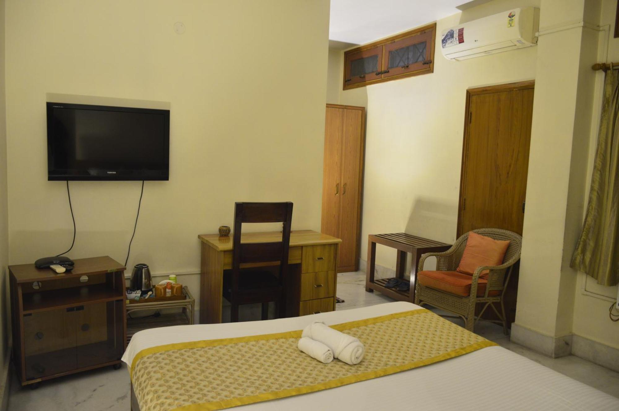 River Breeze Home A Comfort Stay Guwahati Bagian luar foto