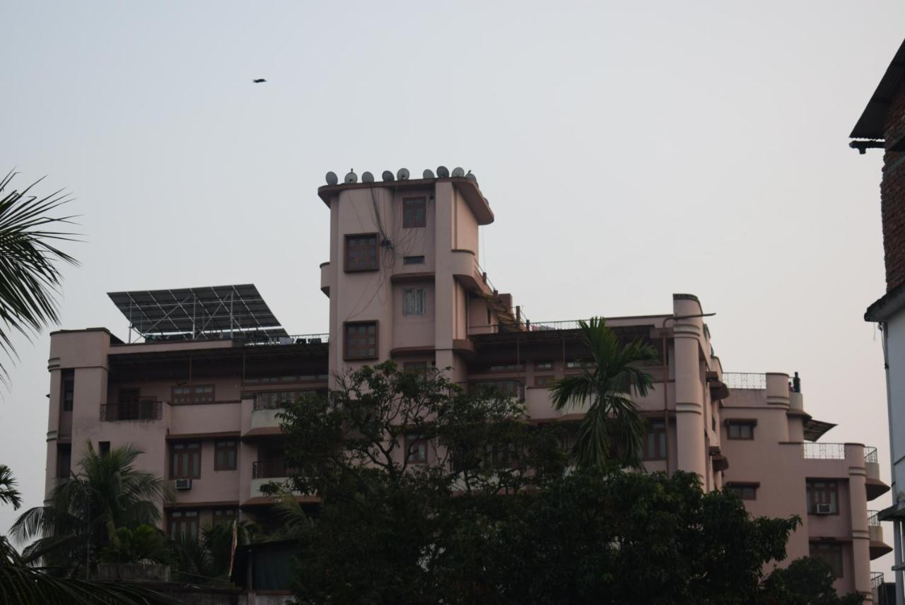 River Breeze Home A Comfort Stay Guwahati Bagian luar foto